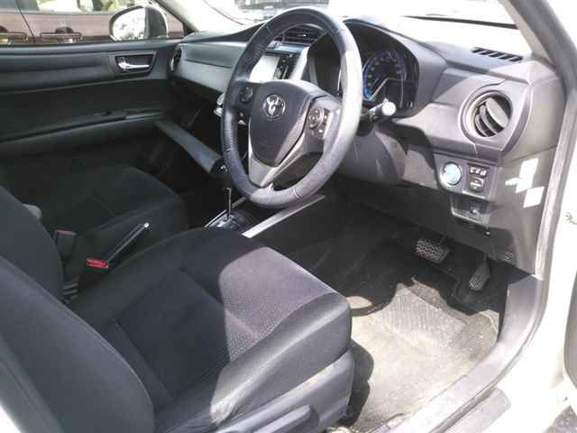2014 Toyota Corolla Fielder Hybrid G auction photo 3