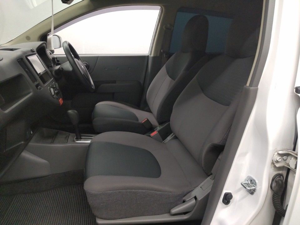 2015 Nissan AD auction photo 16