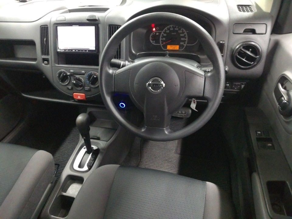 2015 Nissan AD auction photo 3