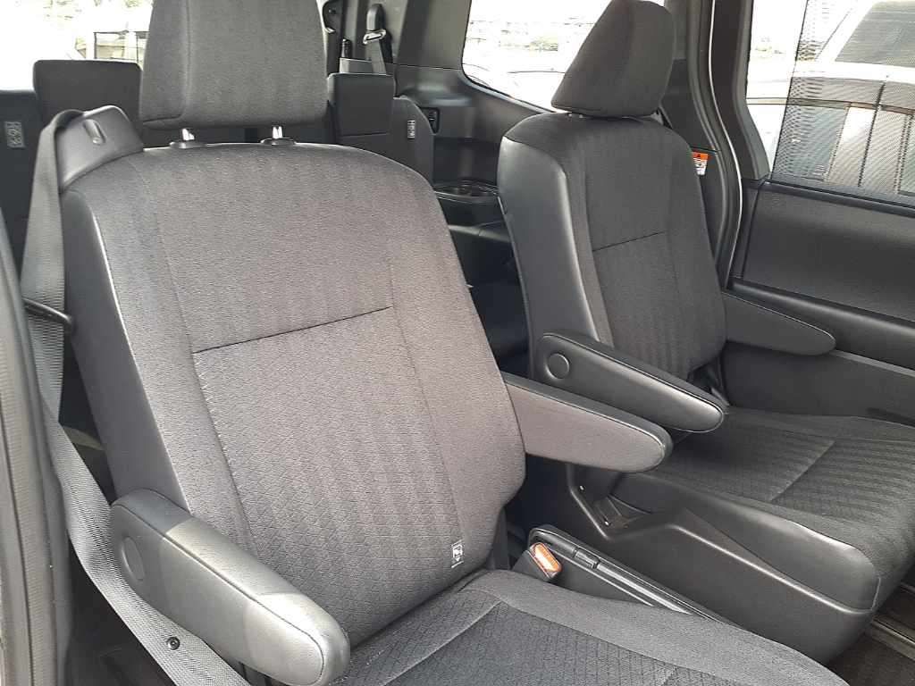 2023 Toyota Voxy Hybrid S-G auction photo 11