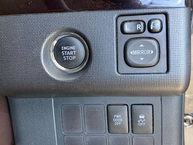 2014 Toyota Porte Y auction photo 5