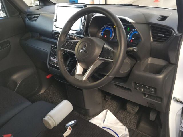 2022 Mitsubishi eKクロススペース G Plus 4WD auction photo 3