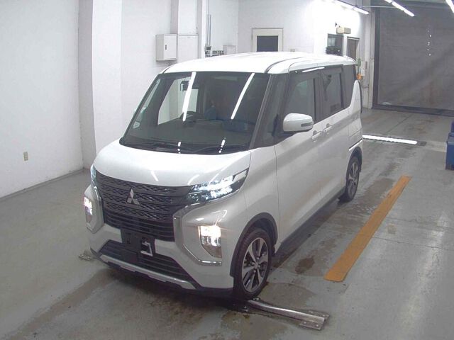 2022 Mitsubishi eKクロススペース G Plus 4WD auction photo 4