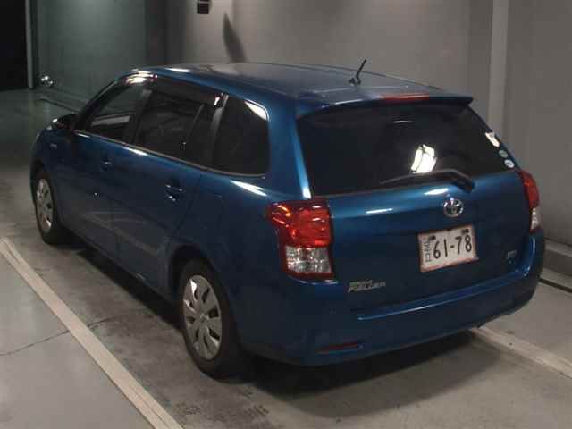 2014 Toyota Corolla Fielder ハイブリッドG auction photo 2