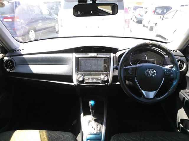 2014 Toyota Corolla Fielder ハイブリッドG auction photo 8