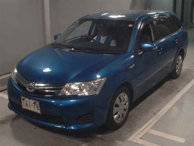 2014 Toyota Corolla Fielder ハイブリッドG auction photo 4
