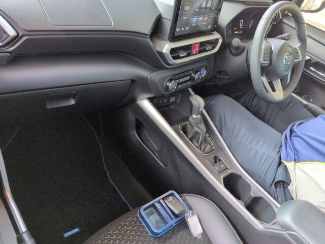 2025 Daihatsu Rocky Premium G HEV auction photo 3
