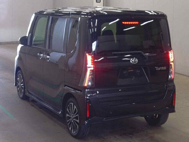 2025 Daihatsu Tanto Custom RS Limited auction photo 2