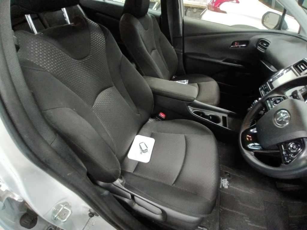 2022 Toyota Prius Sセーフティプラス2 auction photo 10