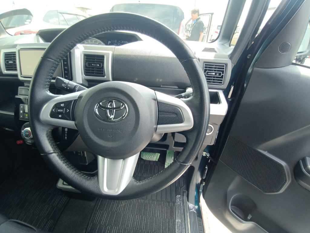2021 Toyota ピクシスメガ G Turbo SA III auction photo 9