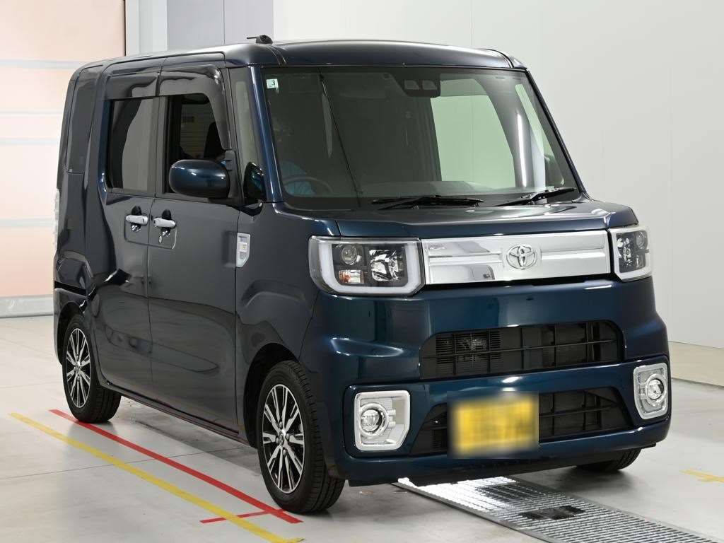 2021 Toyota ピクシスメガ G Turbo SA III auction photo 5
