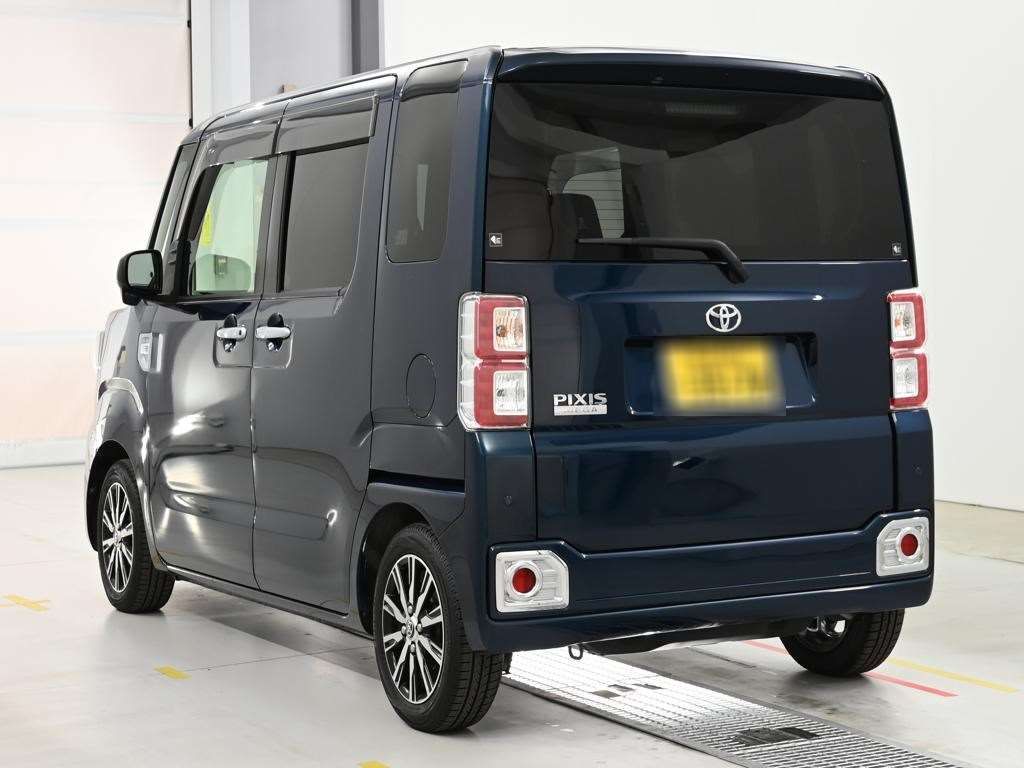2021 Toyota ピクシスメガ G Turbo SA III auction photo 6