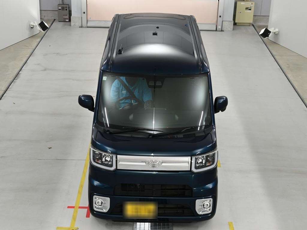 2021 Toyota ピクシスメガ G Turbo SA III auction photo 7
