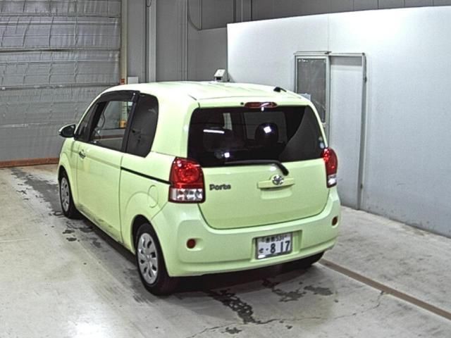 2015 Toyota Porte F auction photo 2