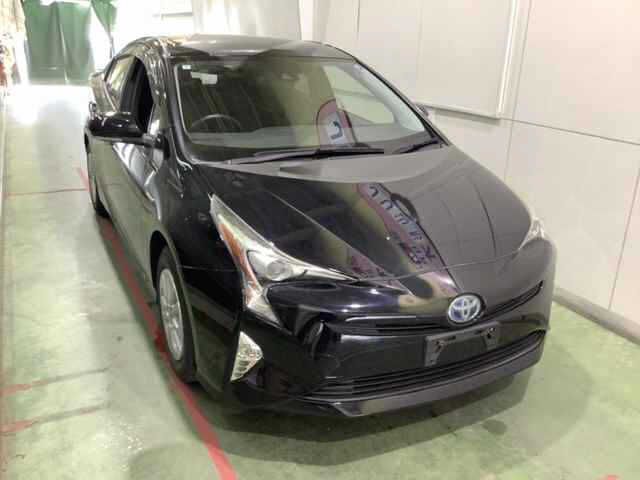 Japan Auction Vehicles 4 2016 Toyota Prius 4WD S auction photo
