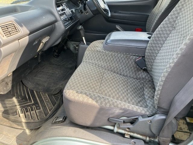 1998 Toyota Hiace GL auction photo 9