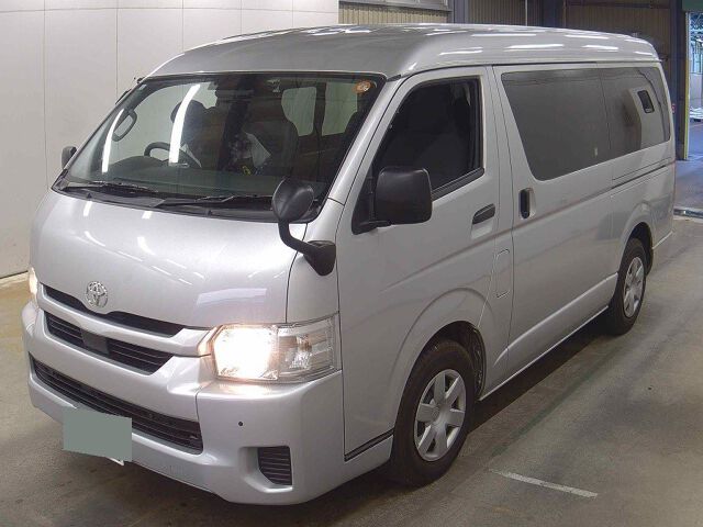 2024 Toyota Hiace DX auction photo 4