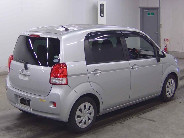 2017 Toyota Porte F auction photo 5