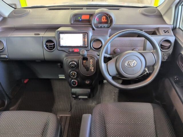 2017 Toyota Porte F auction photo 3