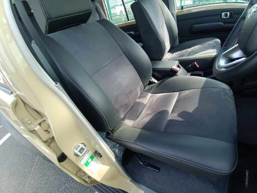 2025 Toyota Land Cruiser 70 AX 4WD auction photo 10