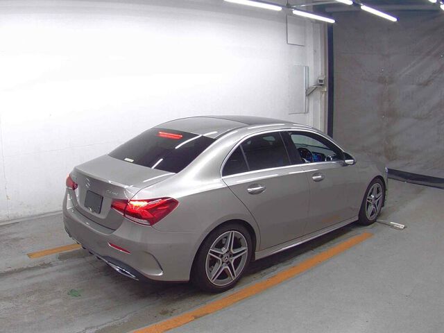 2019 Mercedes-Benz A-Class A250 4M Seda AMG 4WD auction photo 5