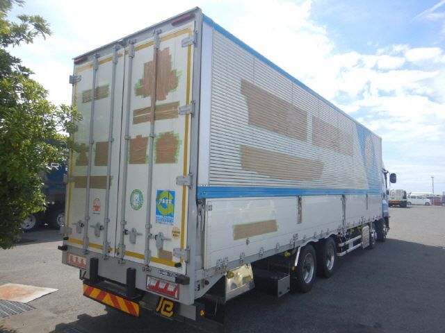 2019 Isuzu Giga 13.5 tons auction photo 4