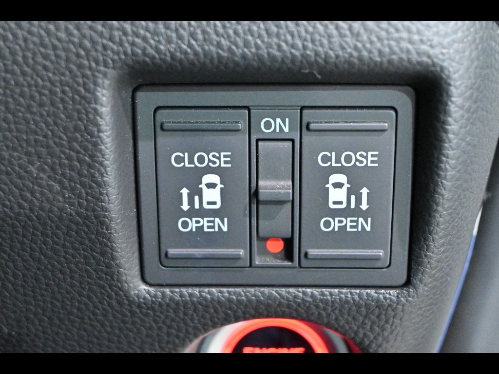 2021 Honda N-BOX 4WD カスタムLターボ auction photo 8