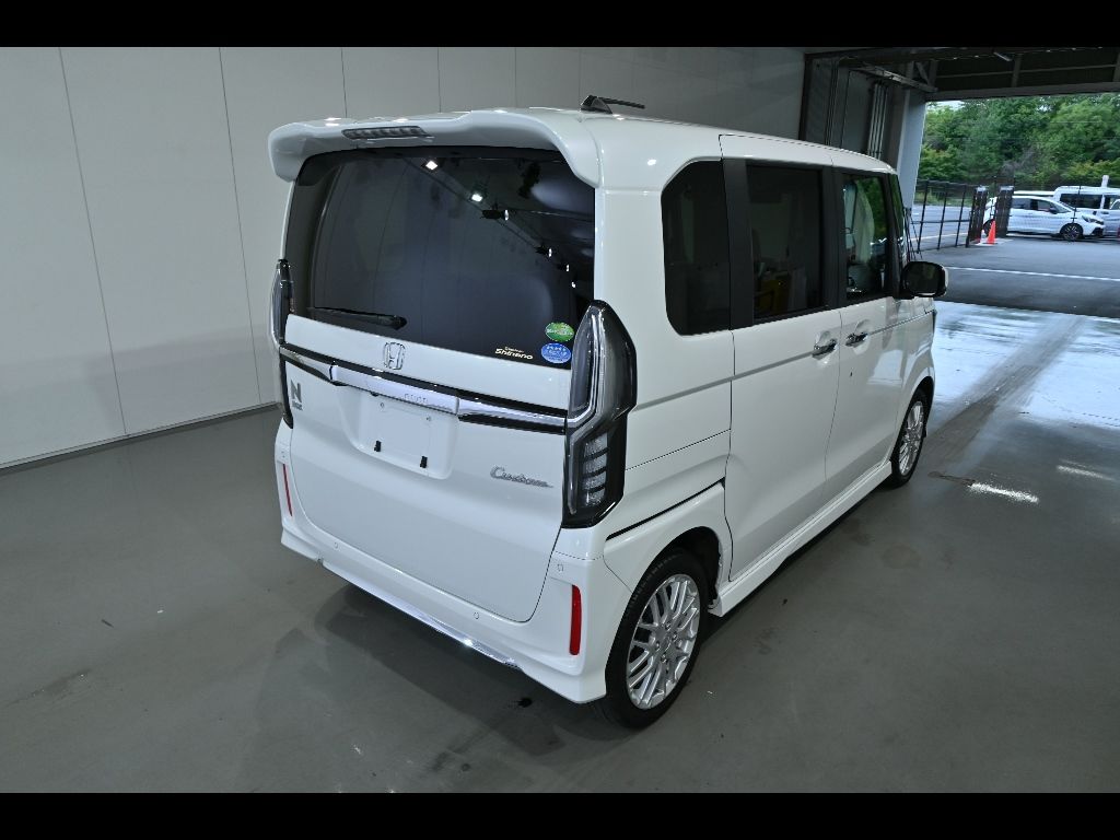 2021 Honda N-BOX 4WD カスタムLターボ auction photo 2