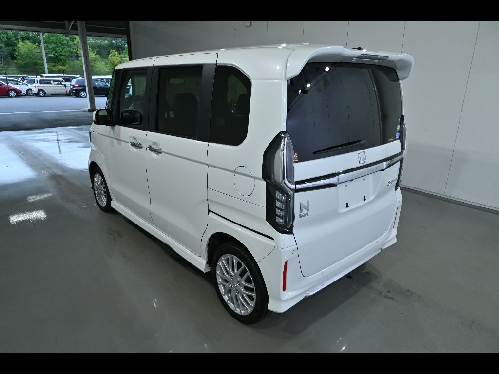 2021 Honda N-BOX 4WD カスタムLターボ auction photo 5