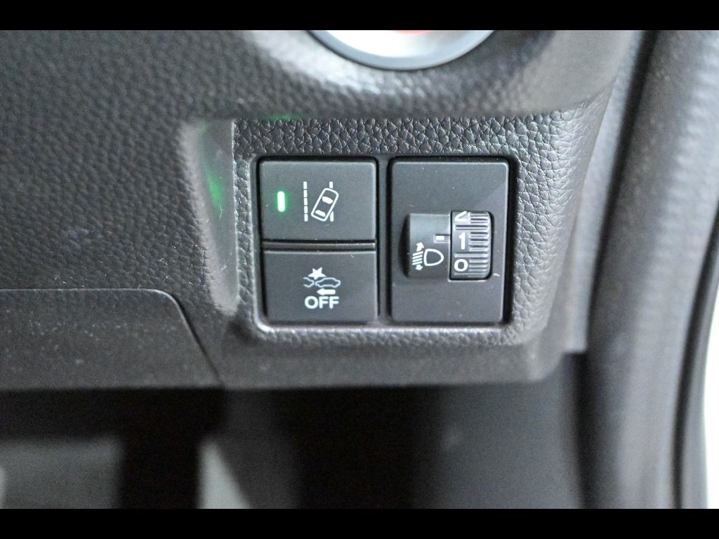 2021 Honda N-BOX 4WD カスタムLターボ auction photo 9