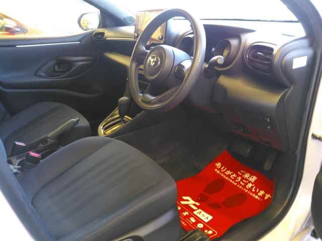 2022 Toyota Yaris G auction photo 3