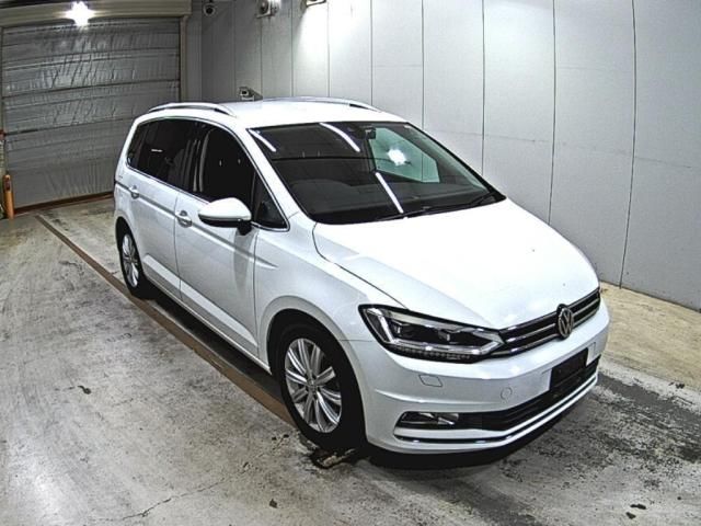 2017 Volkswagen ゴルフトゥーラン TSI ハイライン Japan auction vehicle