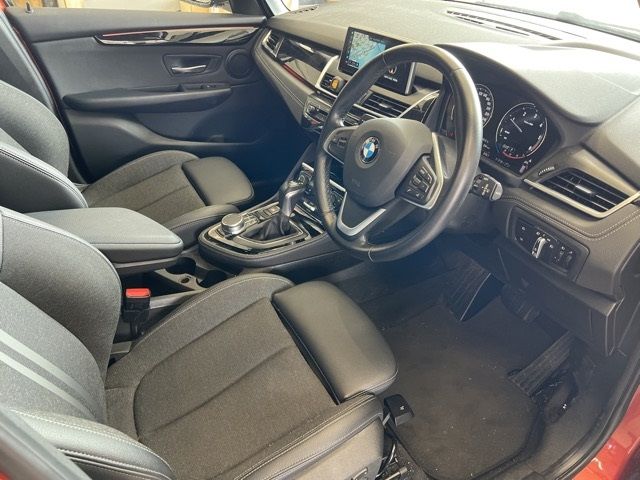 2019 BMW BMW 218D グランツアラー スポーツ auction photo 4