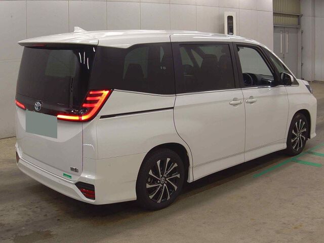 2025 Toyota Noah ハイブリッドS-Z auction photo 5