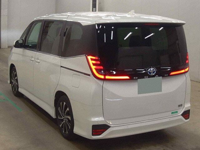 2025 Toyota Noah ハイブリッドS-Z auction photo 2