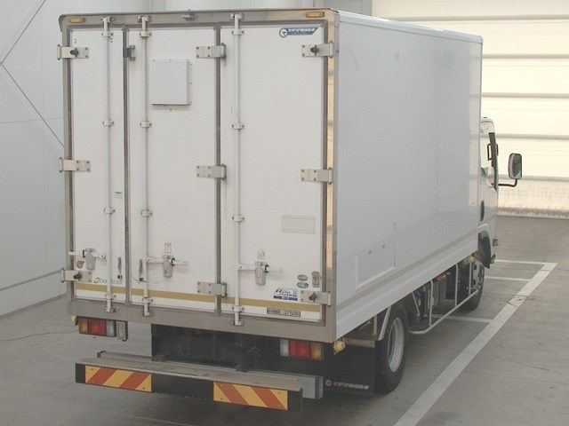 2020 Isuzu Elf Van auction photo 2