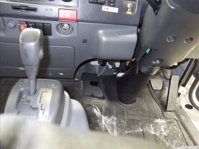 2020 Isuzu Elf Van auction photo 8