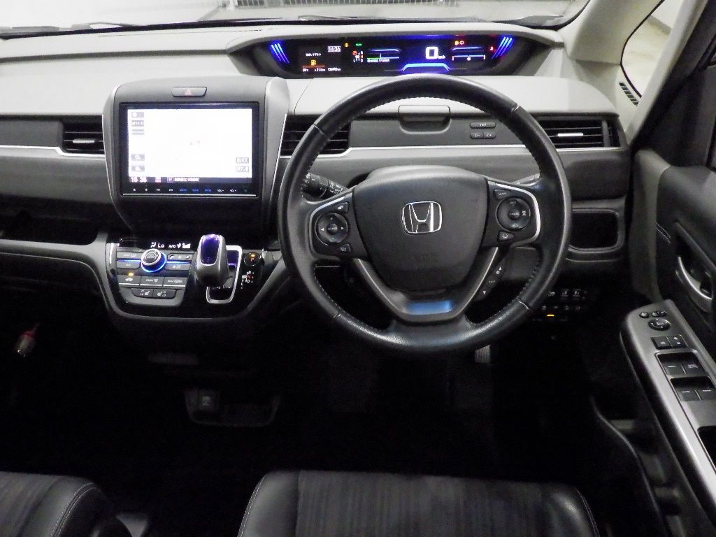 2017 Honda Freed ハイブリッドEX auction photo 3