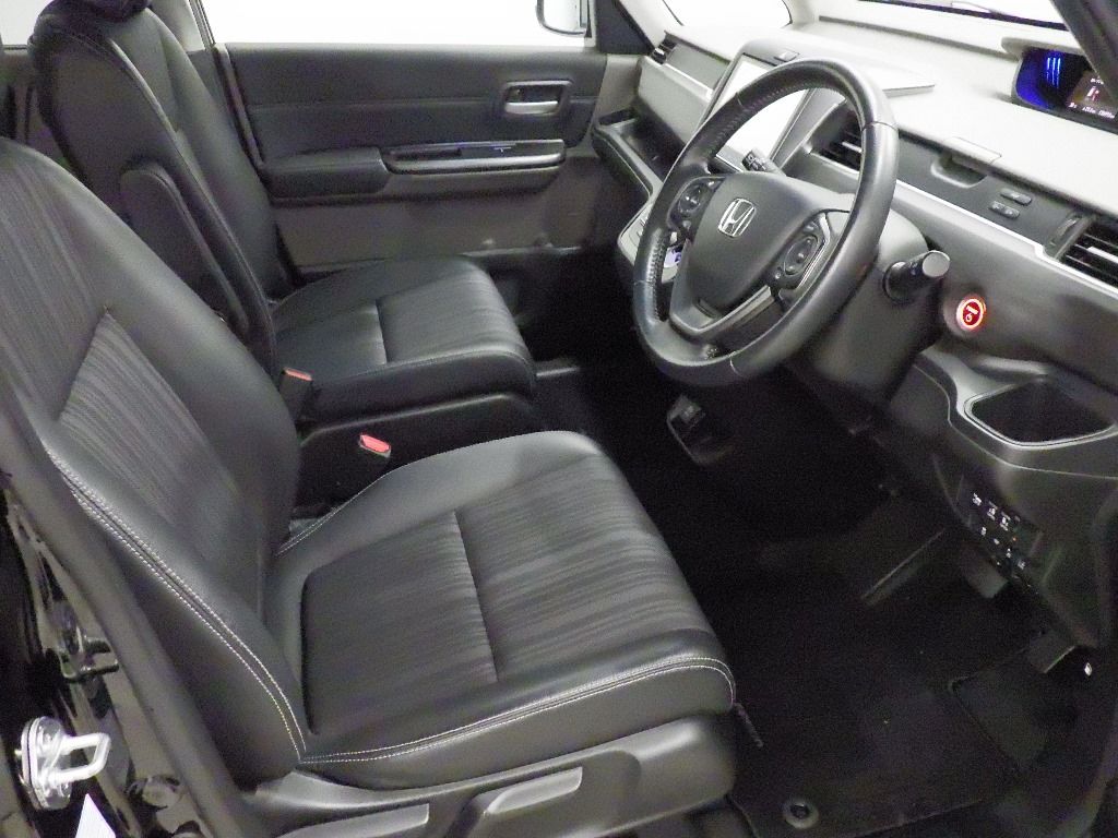 2017 Honda Freed ハイブリッドEX auction photo 6