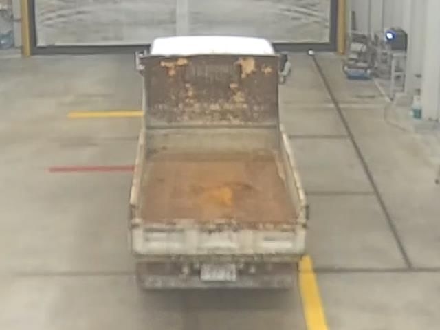 2010 Isuzu Elf dump auction photo 3