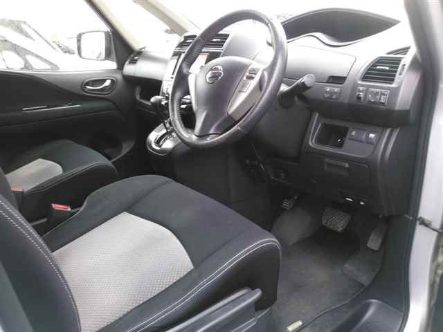 2011 Nissan Serena ライダーJパッケージ auction photo 3