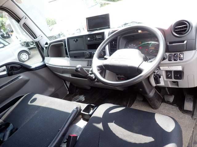 2018 Mitsubishi Fuso Canter 3.0t with power gate auction photo 6