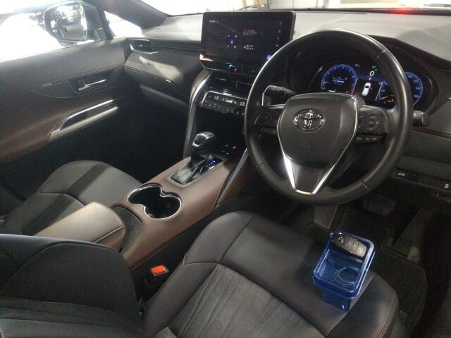 2024 Toyota Harrier G auction photo 3