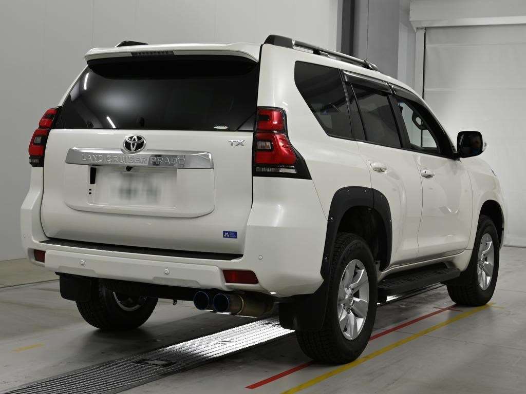 2022 Toyota Land Cruiser Prado TX 4WD auction photo 2