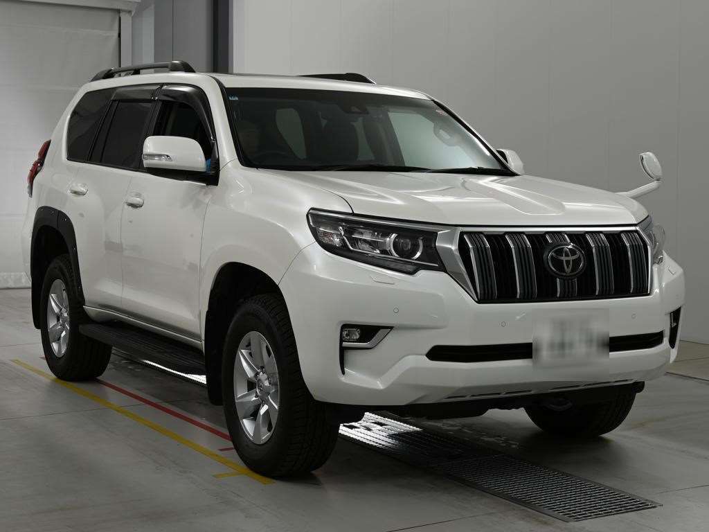 2022 Toyota Land Cruiser Prado TX 4WD auction photo 5