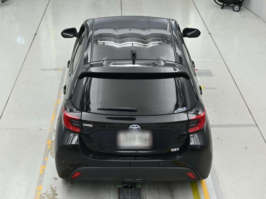 2023 Toyota Yaris Hybrid Z auction photo 8