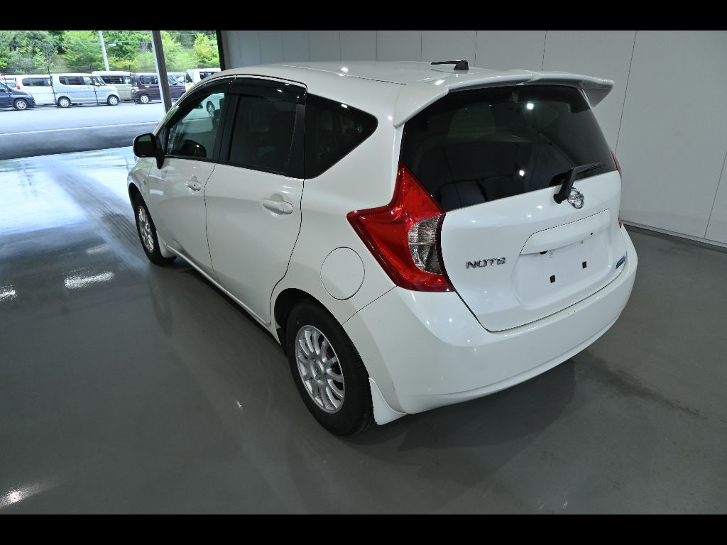 2013 Nissan ノート HB X DIG-S auction photo 5