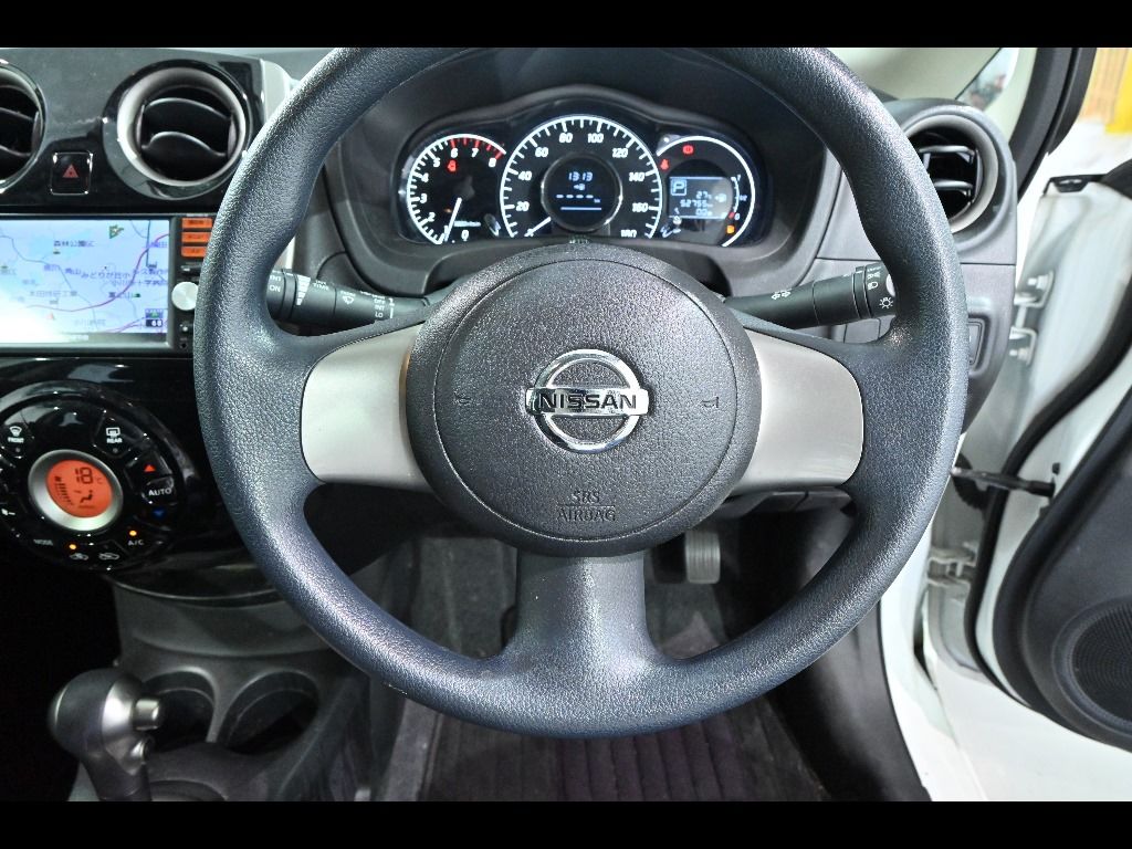 2013 Nissan ノート HB X DIG-S auction photo 10