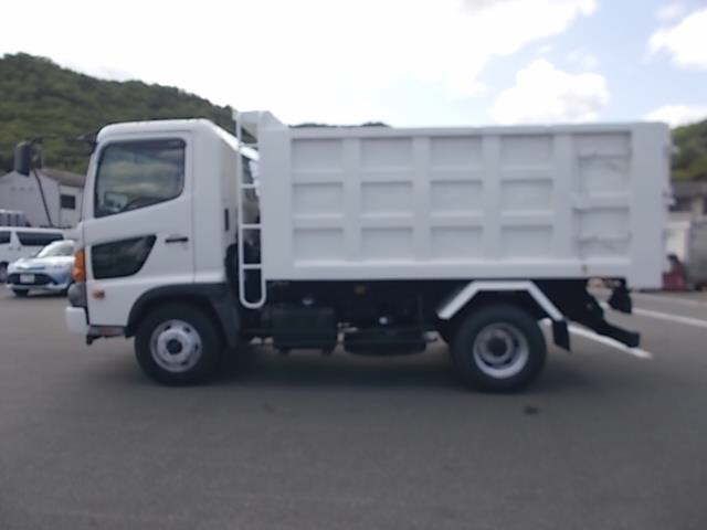 2016 Hino Ranger フカダンプ auction photo 9