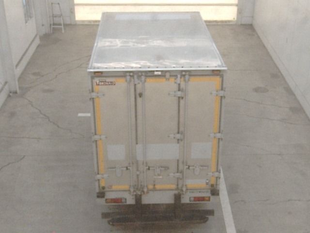2015 Mitsubishi Fuso Canter Van auction photo 3